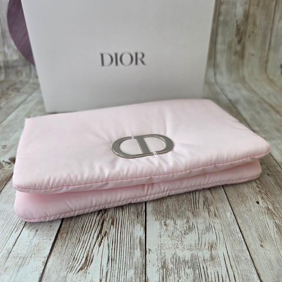 Women's Dior Pouch Pink - Picture 2 of 8